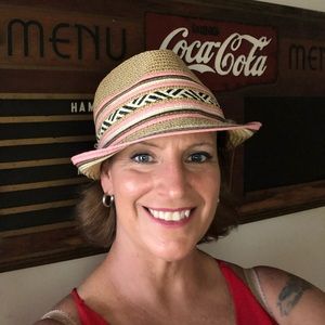 Meet your Posher, Charli